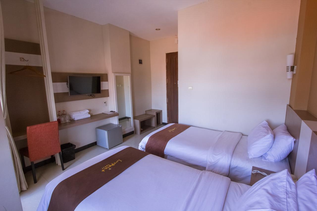 Luxpoint Hotel Baratajaya Surabaya Exterior photo